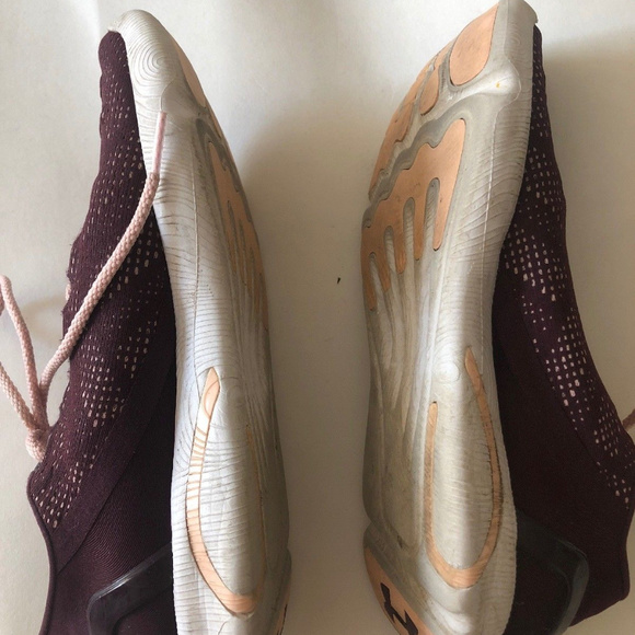 UNDER ARMOUR Performance Running Sneakers Burgundy Size 8 GUC $65 - Picture 2 of 10